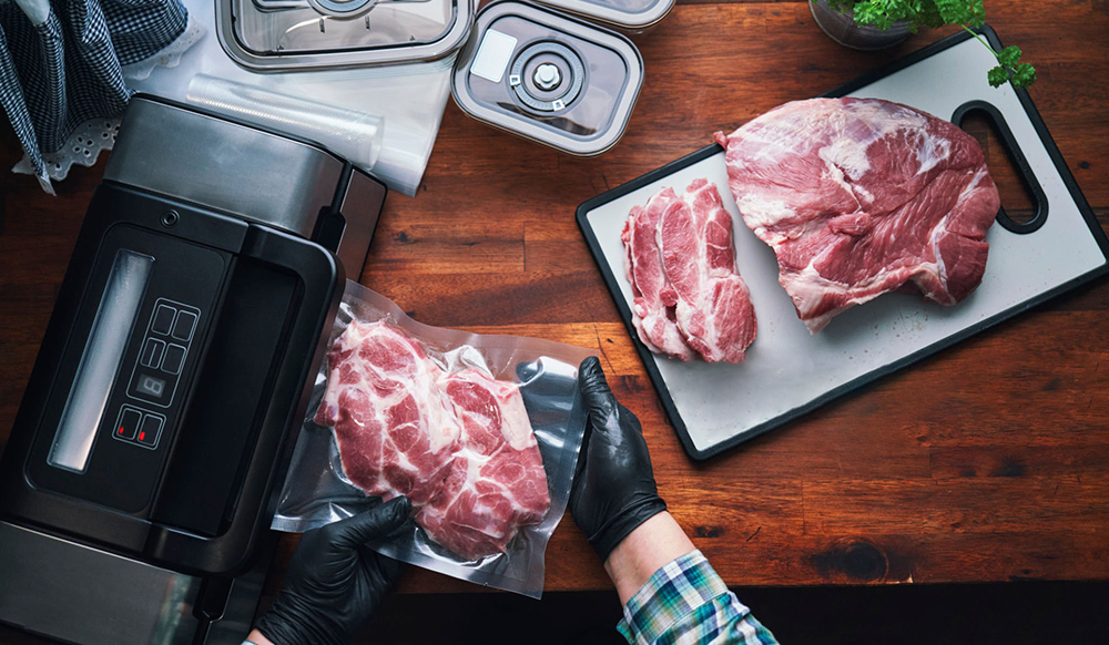 Fleisch im vakuumversiegelten Beutel