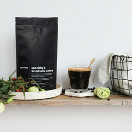 Recycelbare Kaffeebeutel auf pflanzlicher Basis