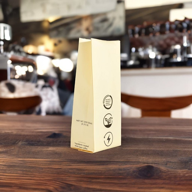 Gelbe 5-Pfund-Kaffeebeutel mit minimalistischem Design und Kastenboden für Coffeeshops